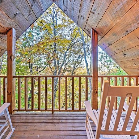 Grin N Bear It Cabin With Hot Tub And Fire Pit! Pigeon Forge Dış mekan fotoğraf
