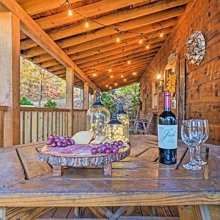 Grin N Bear It Cabin With Hot Tub And Fire Pit! Pigeon Forge Dış mekan fotoğraf